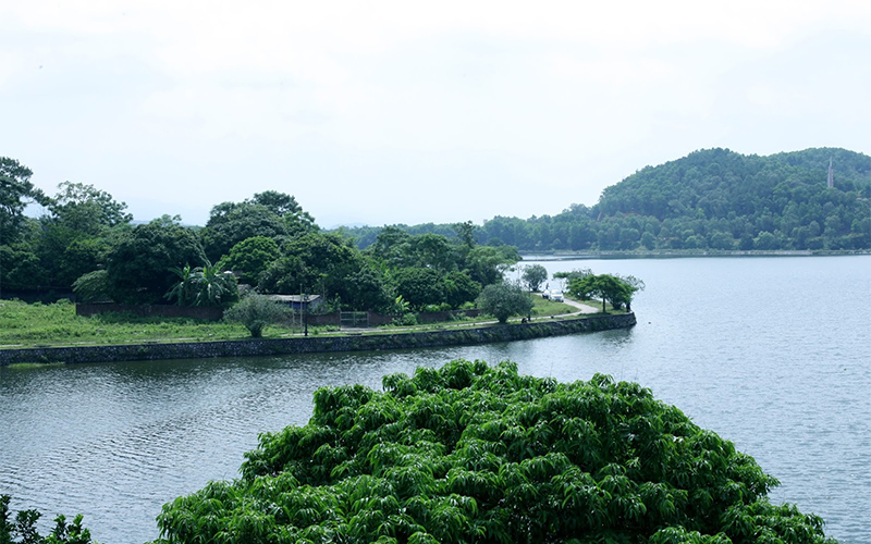 Taxi điện từ Hà Nội đi Đền Kiếp Bạc