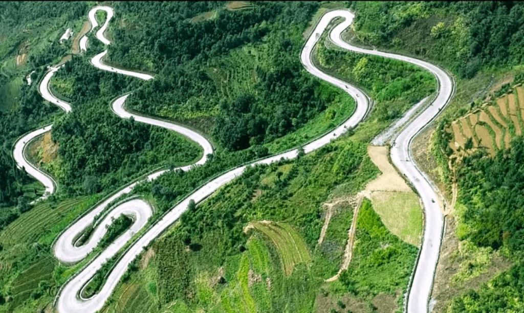 Taxi điện từ Hà Nội đi Cao nguyên Đồng Văn